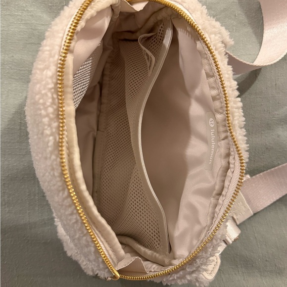 lululemon Cream Sherpa Belt Bag - Picture 3 of 4